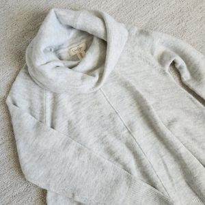 Jessica Simpson super warm alpaca sweater on gray
